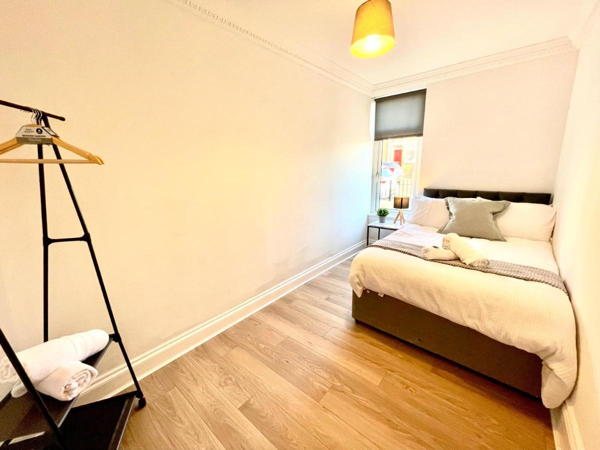 Huge Serviced Apartment With Free Parking Jesmond Экстерьер фото